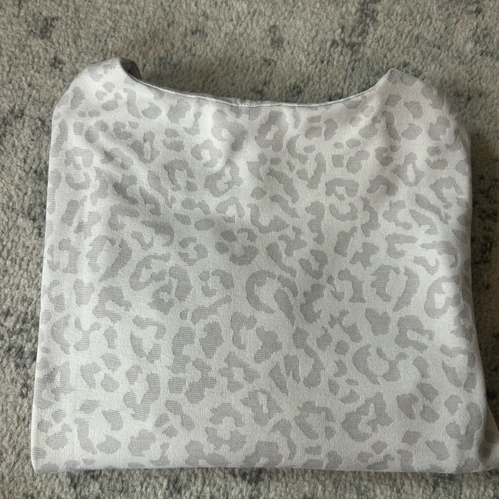 Banana Republic Cream Leopard Print Top